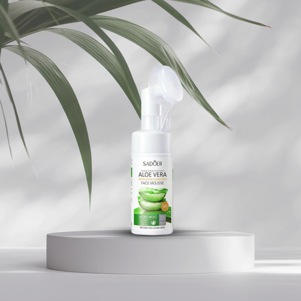 SADOER Aloe Vera Refreshing Cleansing Face Mousse"، رغوة تنظيف منعشة للوجه بخلاصة الألوفيرا.